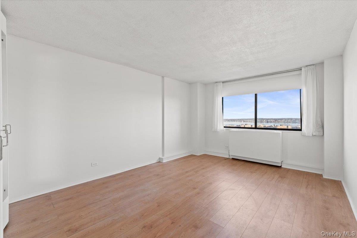 Condo Bay Club  Queens, NY 11360, MLS-950711-9