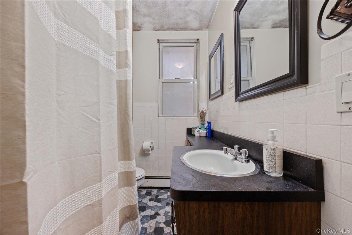 Single Family 48th Queens, NY 11105, MLS-950731-13