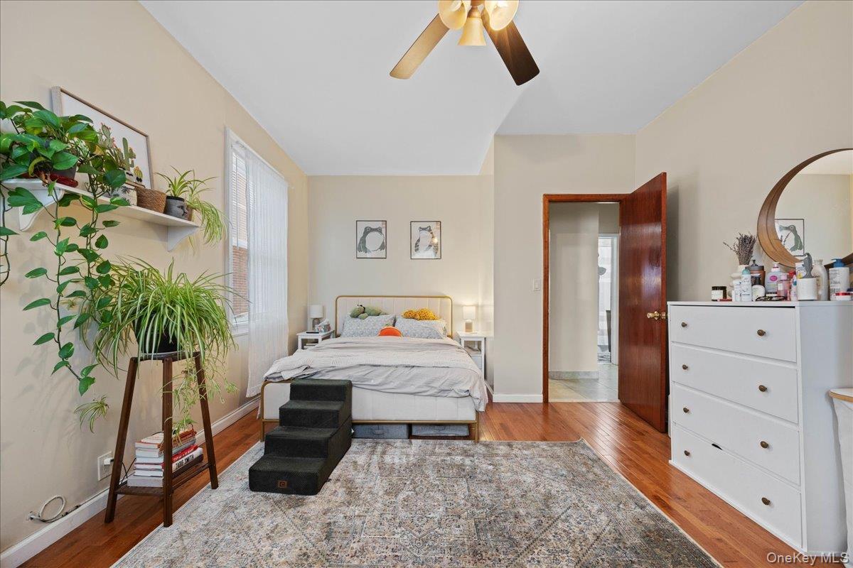 Single Family 48th Queens, NY 11105, MLS-950731-14