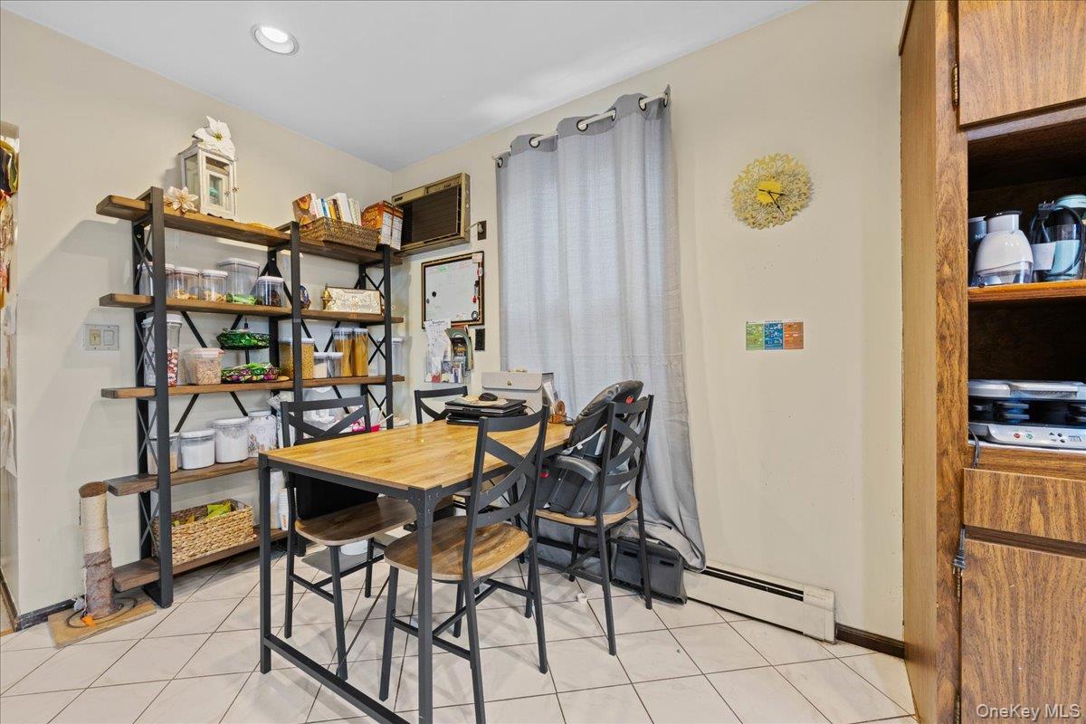 Single Family 48th Queens, NY 11105, MLS-950731-20