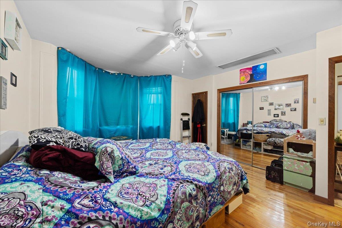 Single Family 48th Queens, NY 11105, MLS-950731-22