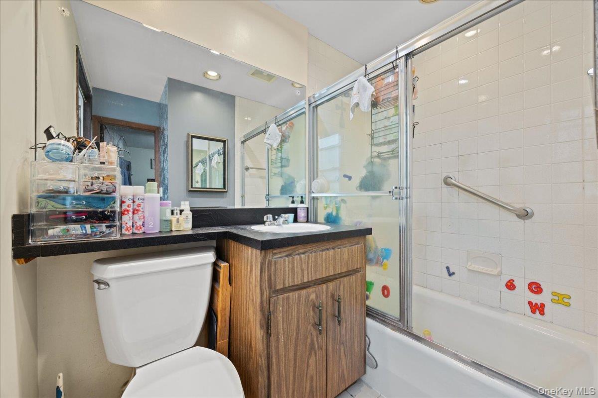 Single Family 48th Queens, NY 11105, MLS-950731-25