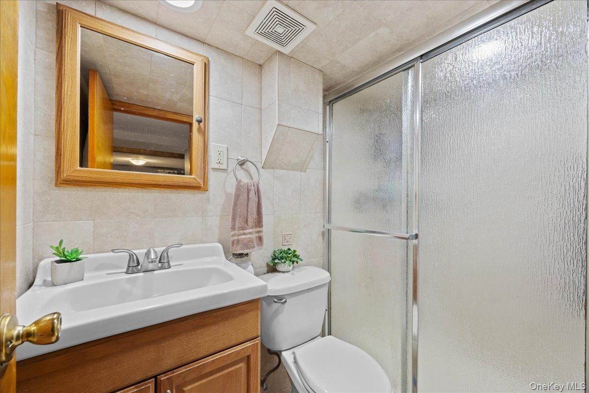 Single Family 48th Queens, NY 11105, MLS-950731-29