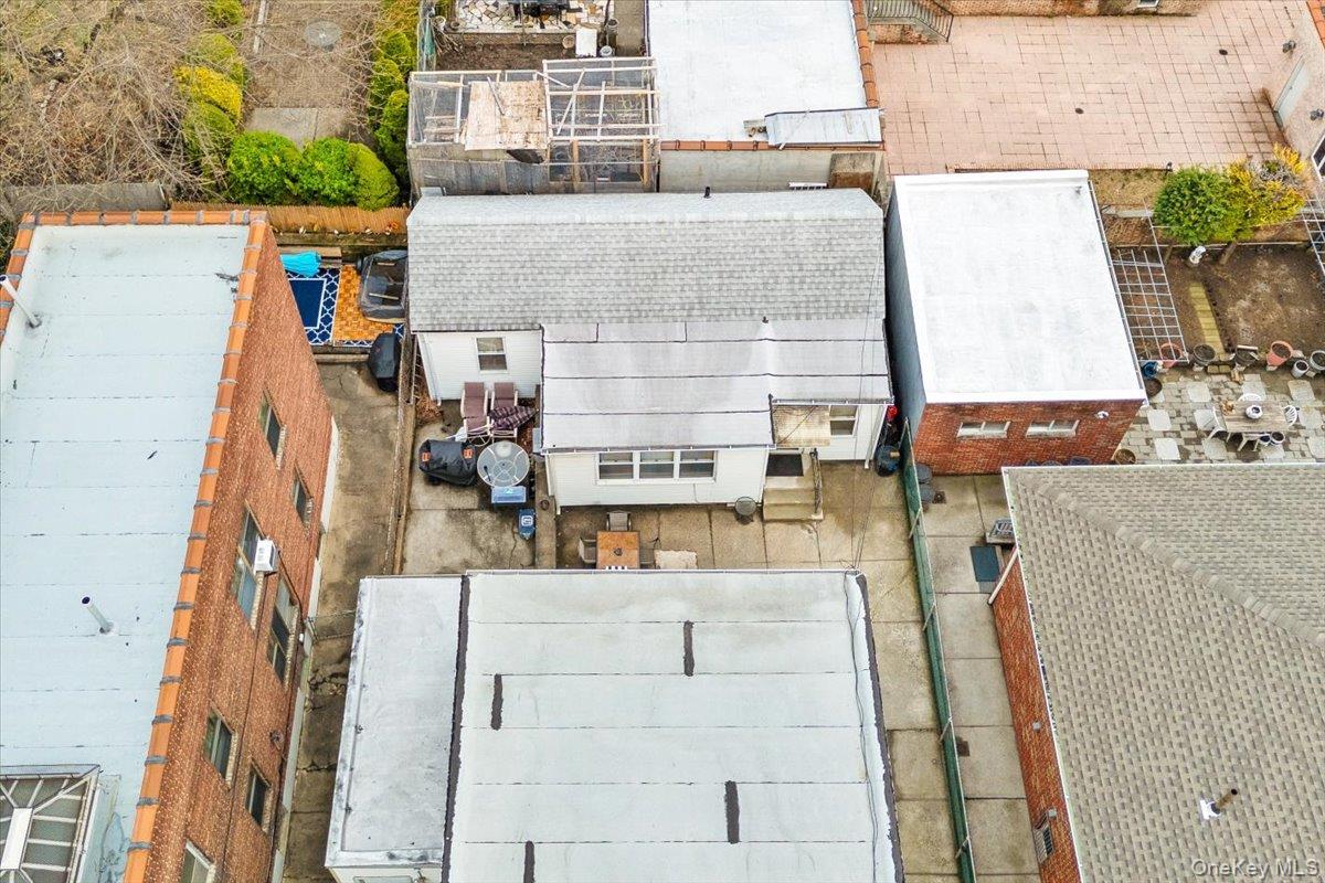 Single Family 48th Queens, NY 11105, MLS-950731-34