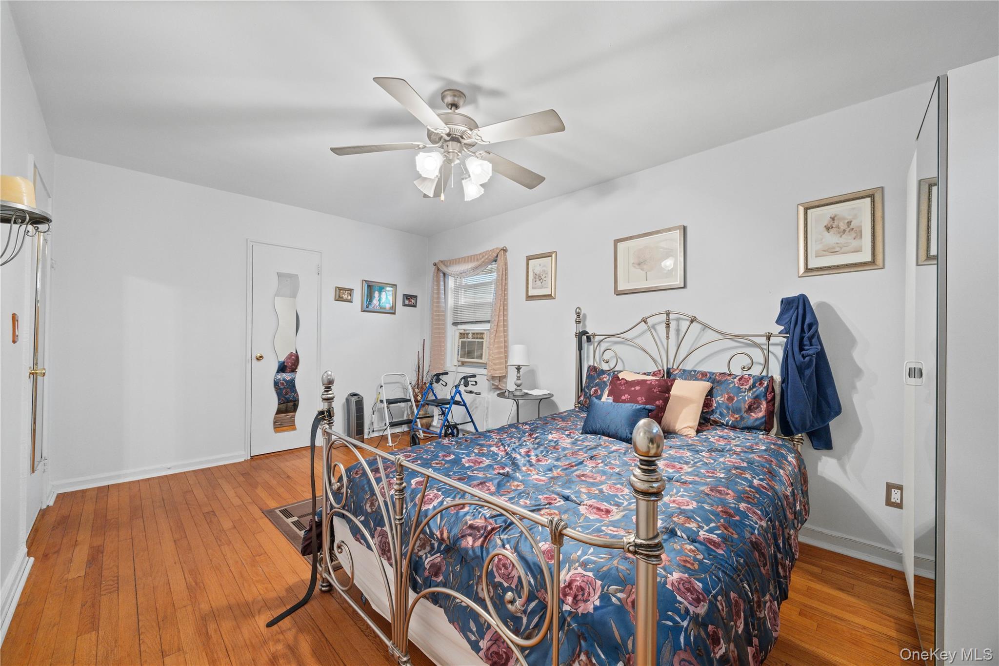 Single Family Bogart  Bronx, NY 10462, MLS-950734-20