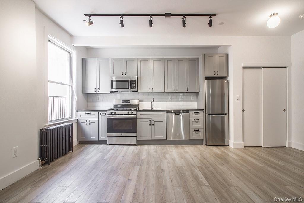 Single Family Grant  Bronx, NY 10456, MLS-950747-25