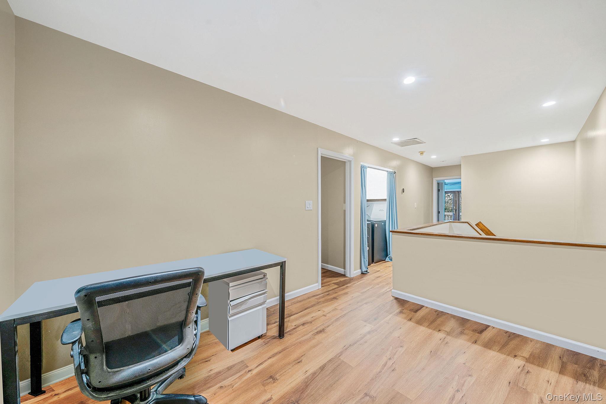 Condo Northwood  Suffolk County, NY 11705, MLS-950758-13