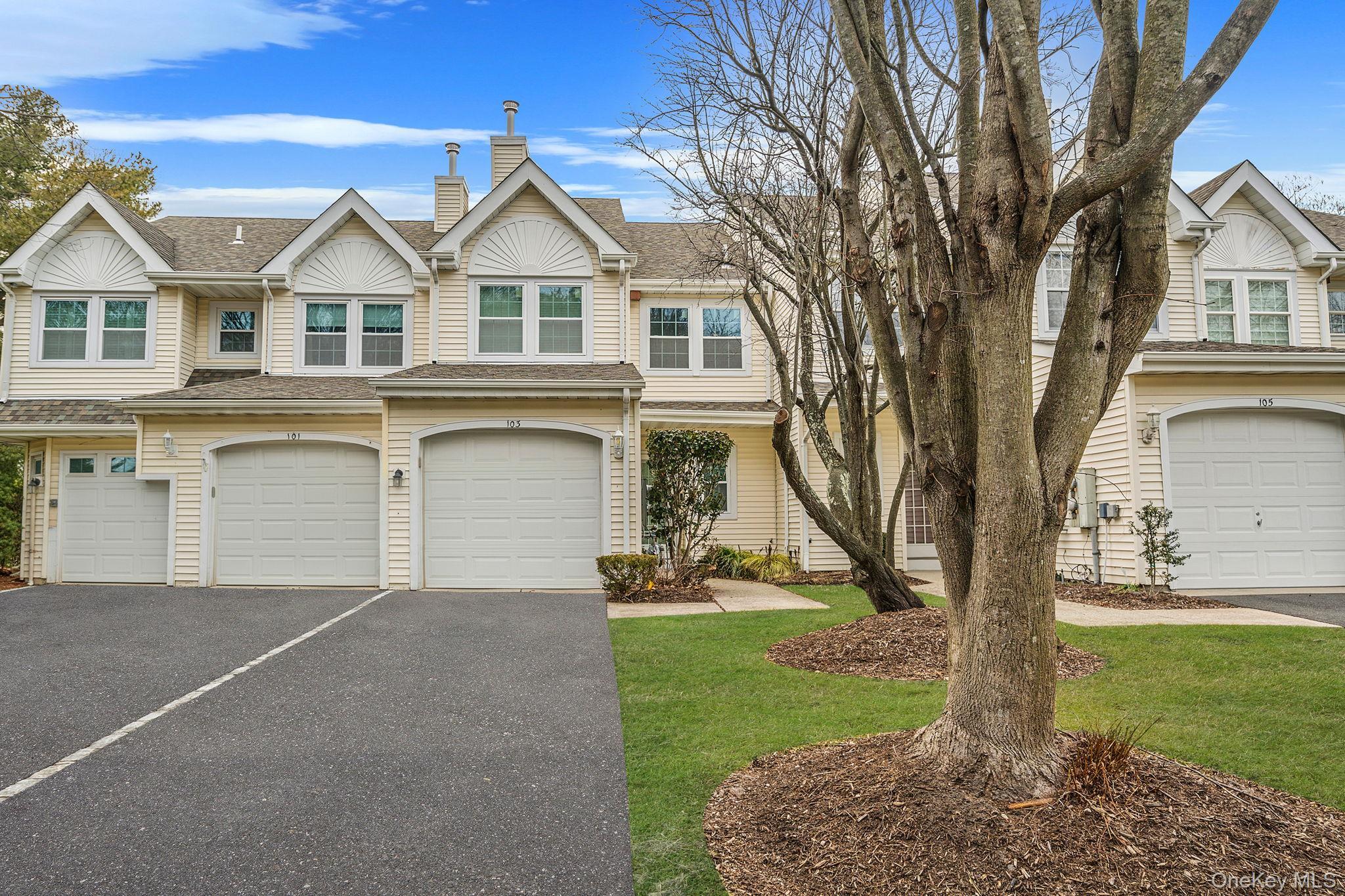 Condo Northwood  Suffolk County, NY 11705, MLS-950758-2