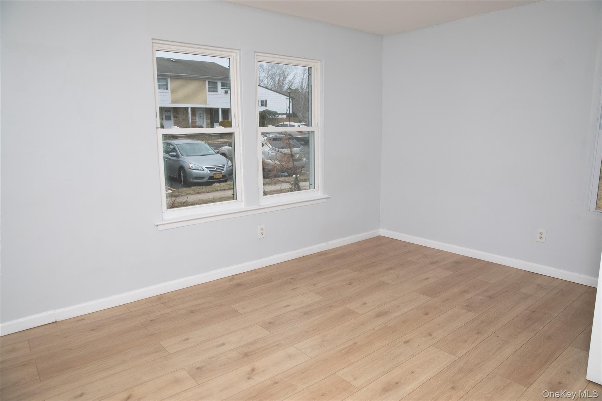 Condo Jamestown Suffolk County, NY 11961, MLS-950772-12