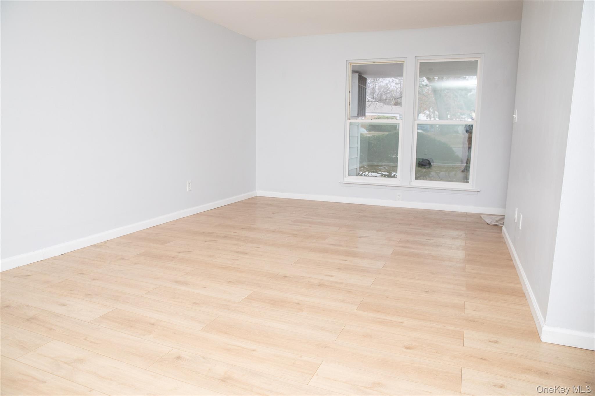 Condo Jamestown  Suffolk County, NY 11961, MLS-950772-15