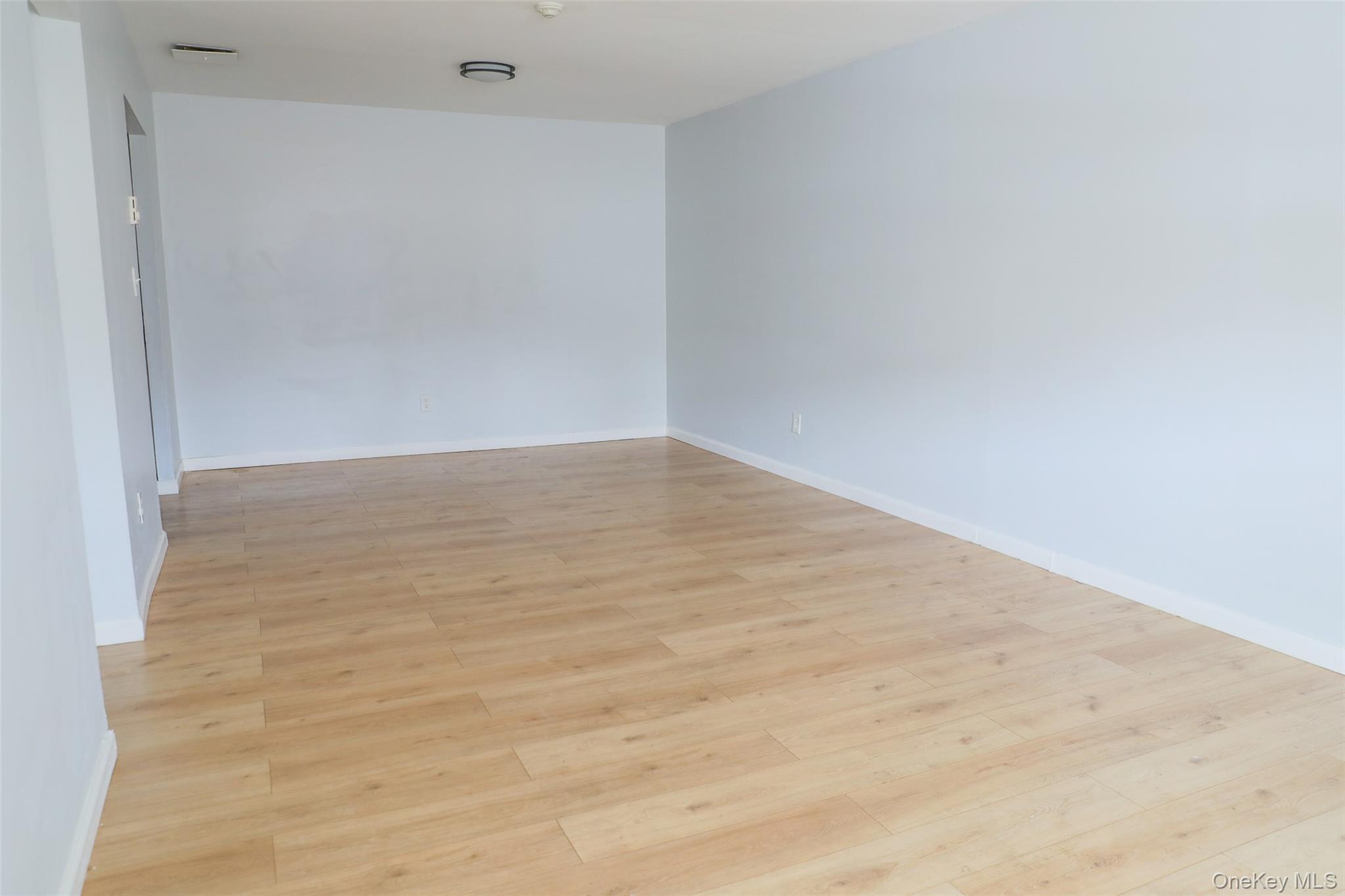 Condo Jamestown Suffolk County, NY 11961, MLS-950772-4