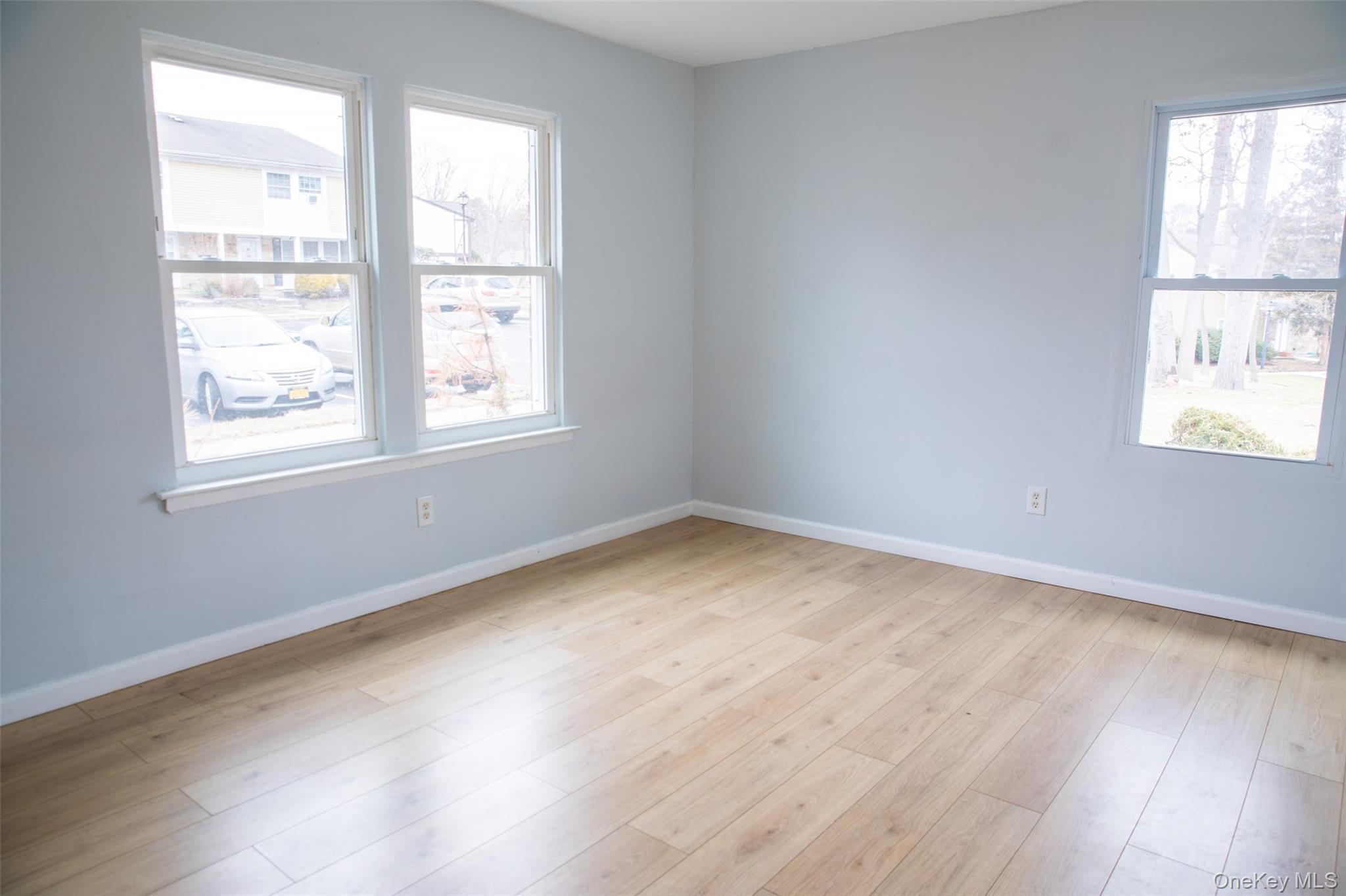 Condo Jamestown Suffolk County, NY 11961, MLS-950772-5