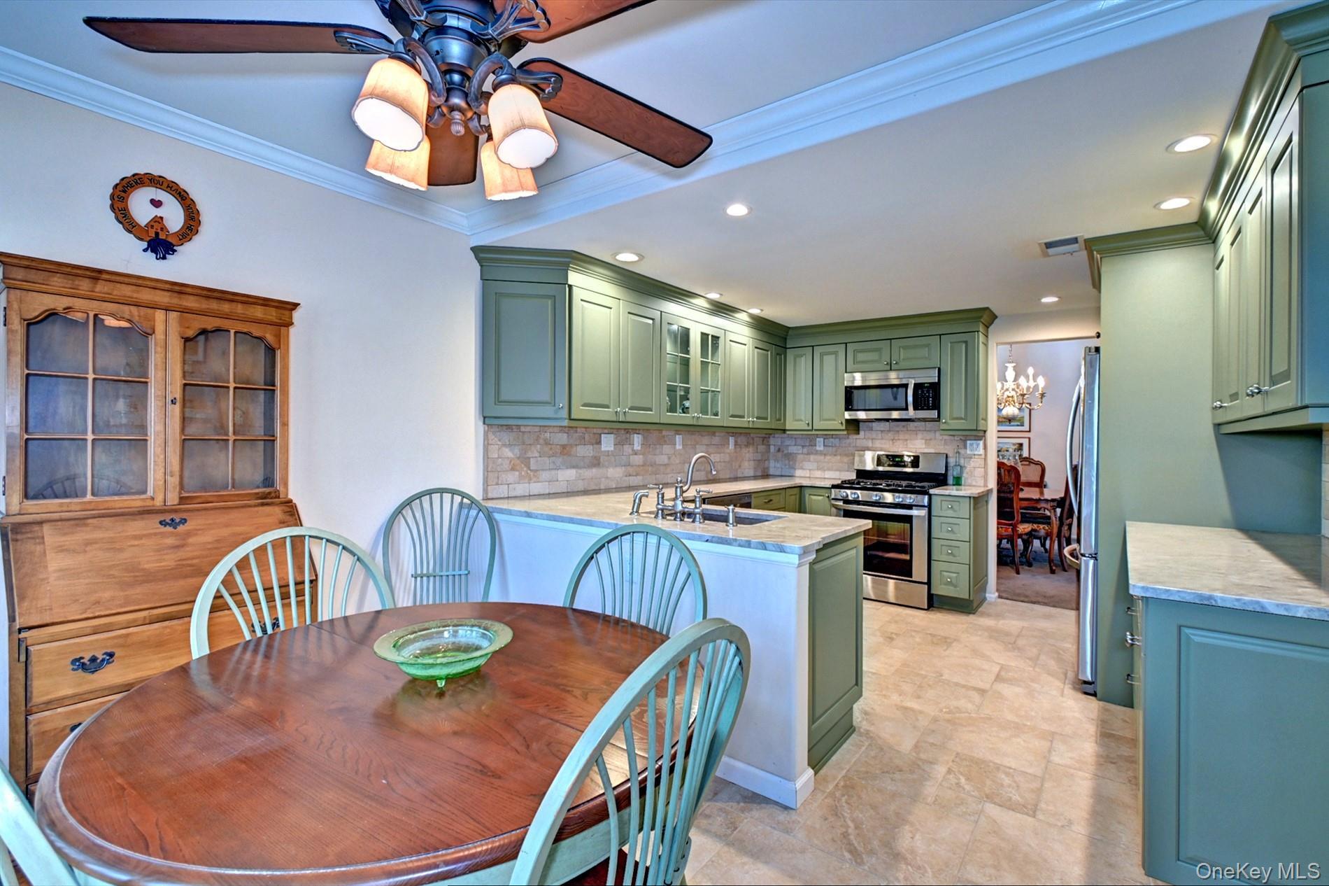 Condo Oakdale  Suffolk County, NY 11961, MLS-950788-11