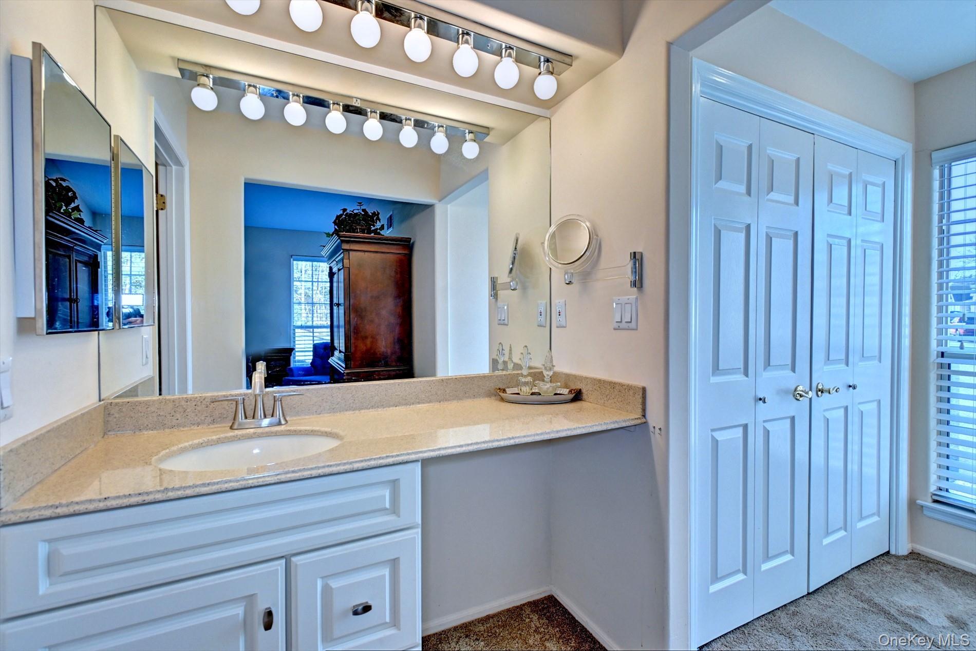 Condo Oakdale  Suffolk County, NY 11961, MLS-950788-17