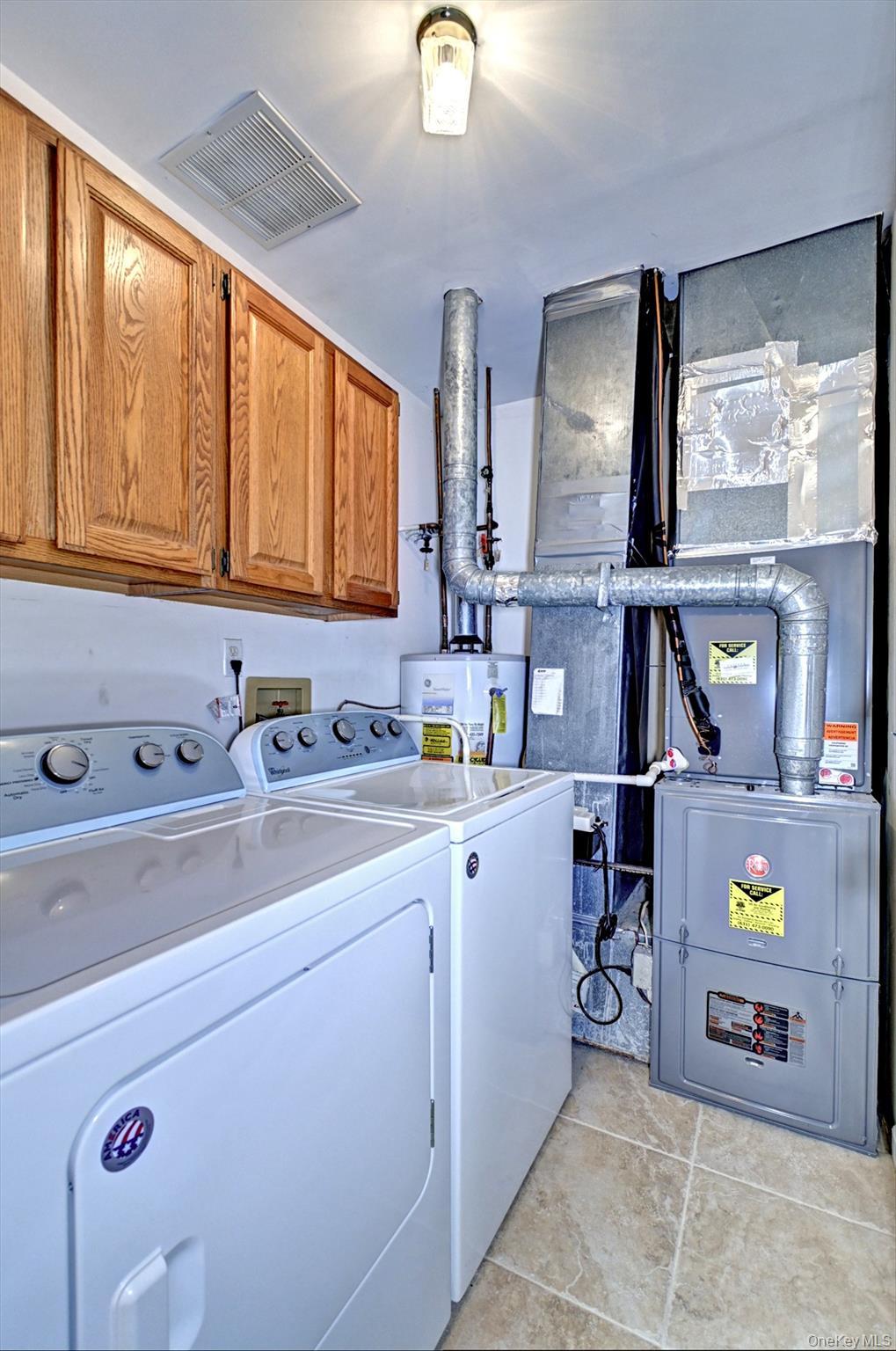 Condo Oakdale  Suffolk County, NY 11961, MLS-950788-21