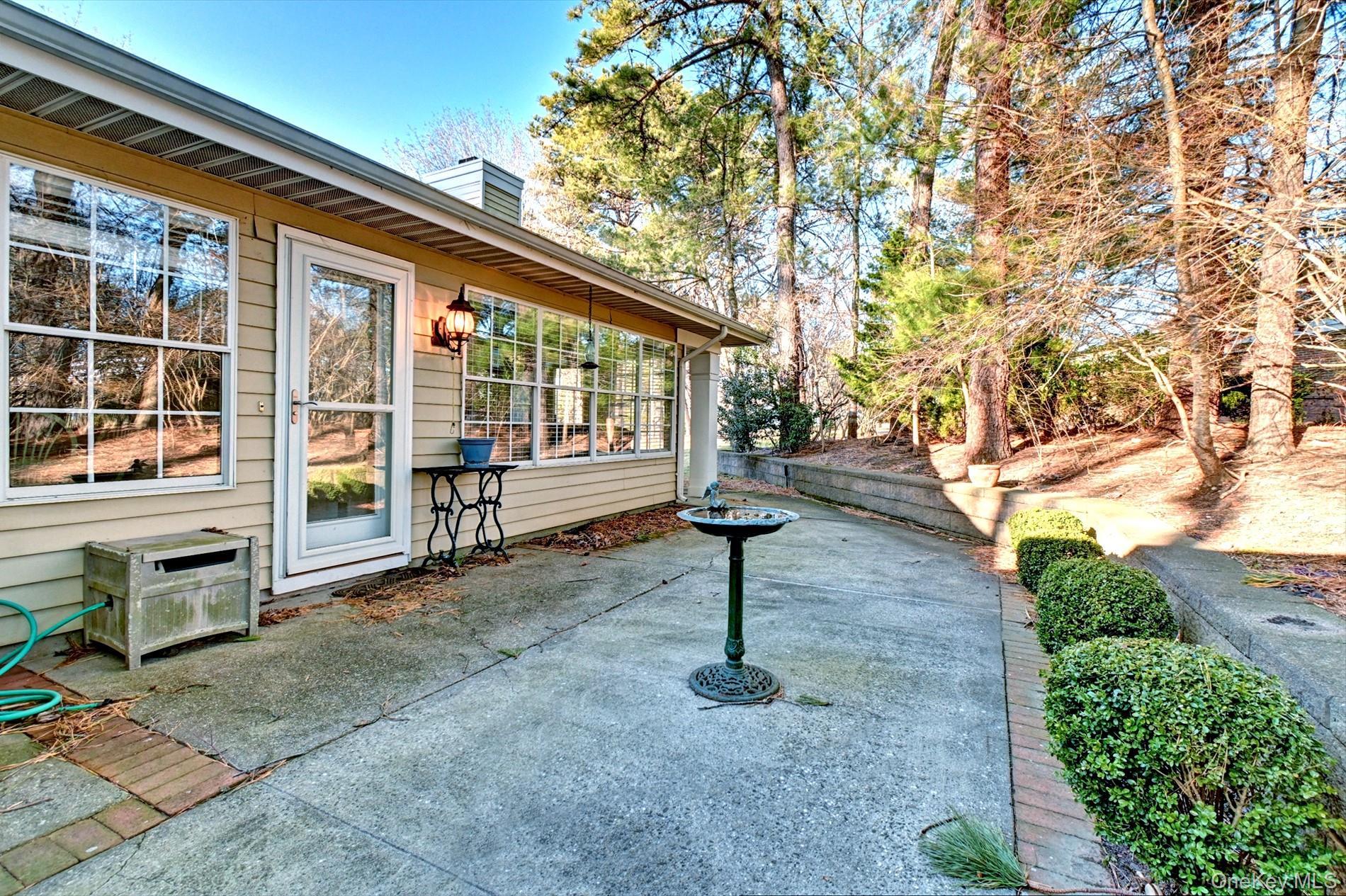 Condo Oakdale  Suffolk County, NY 11961, MLS-950788-24