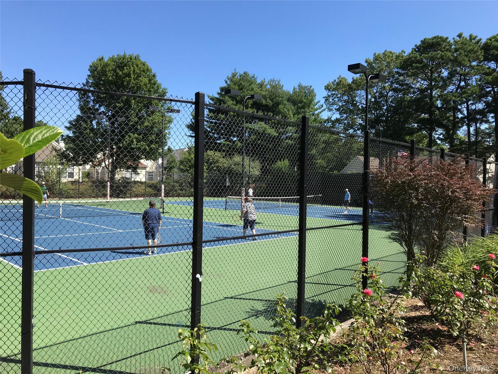 Condo Oakdale  Suffolk County, NY 11961, MLS-950788-33