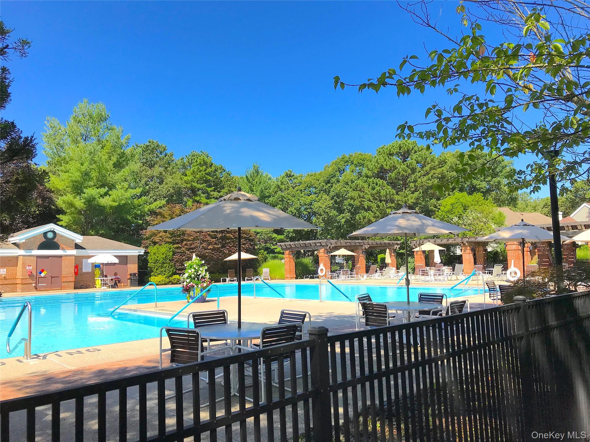 Condo Oakdale  Suffolk County, NY 11961, MLS-950788-34