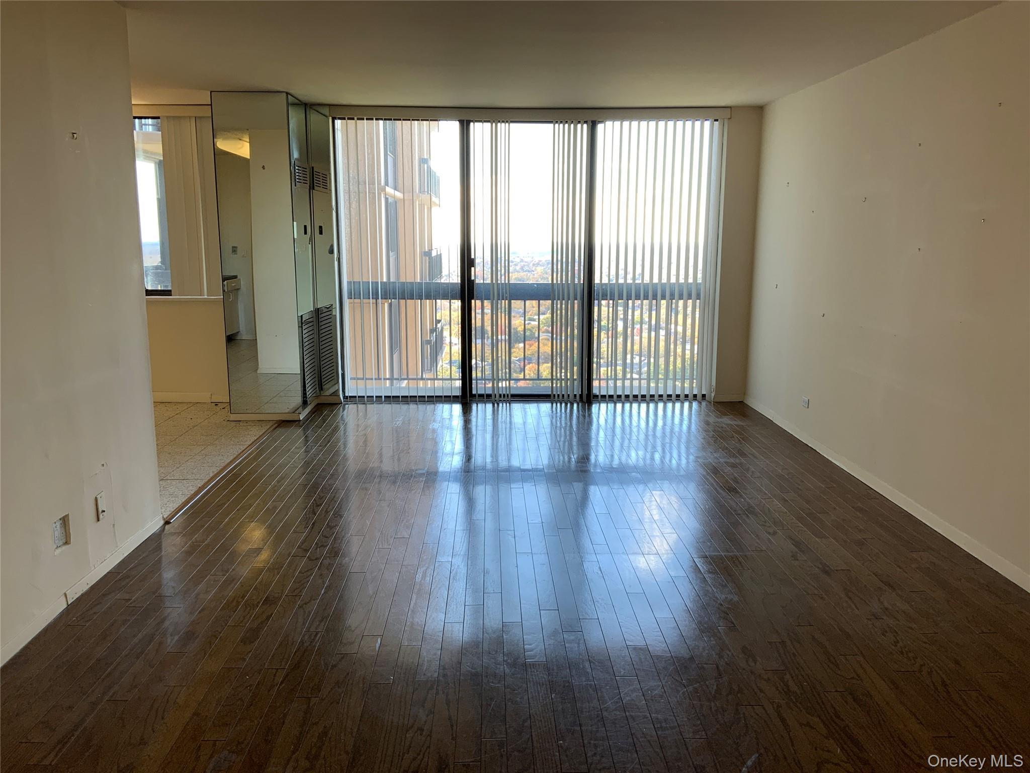 Coop Grand Central  Queens, NY 11005, MLS-950889-3