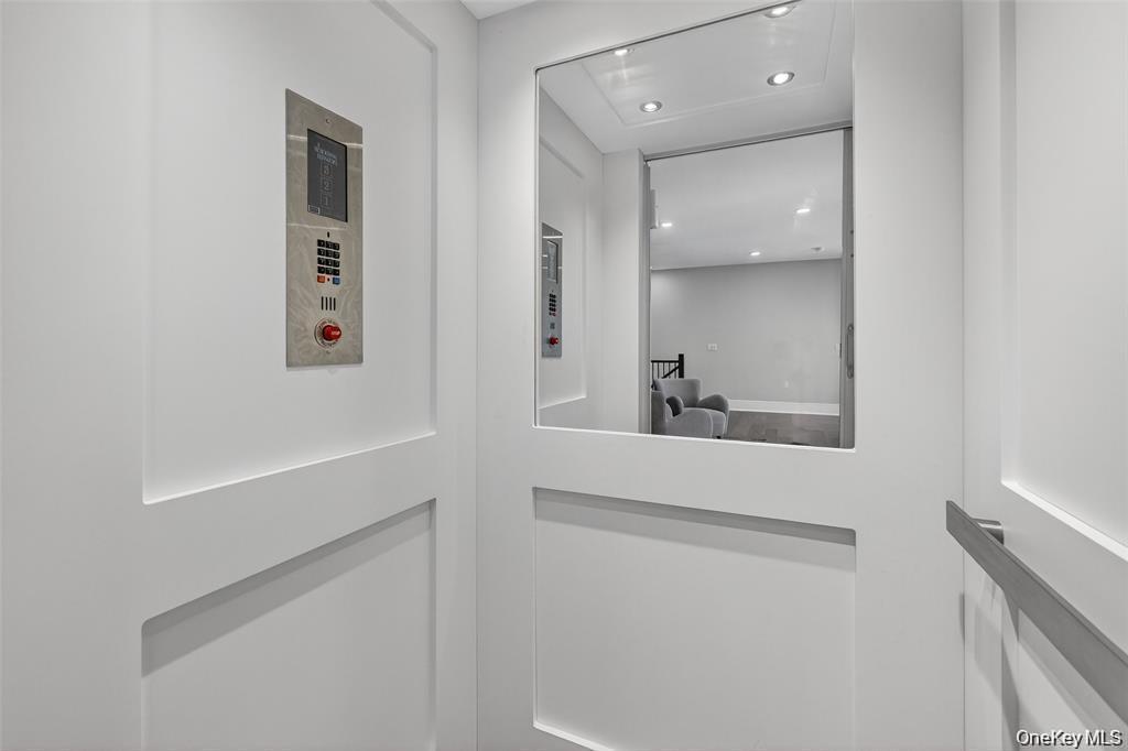 Condo Soundview  Westchester County, NY 10598, MLS-950895-21