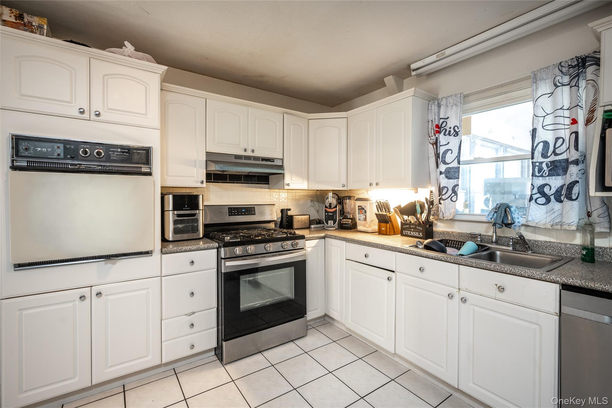 Single Family Derick Dutchess County, NY 12524, MLS-950900-14