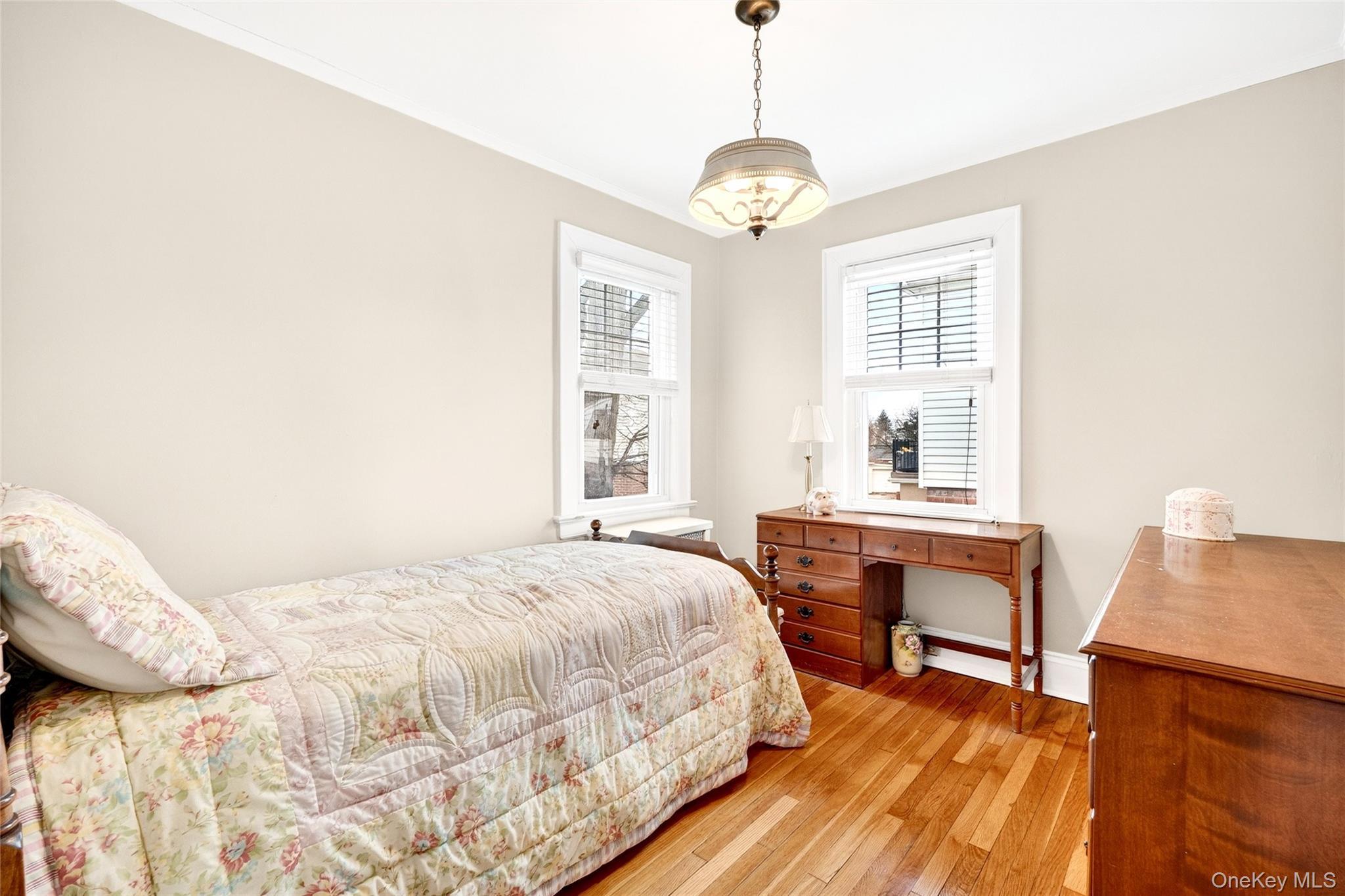 Single Family Country Club  Bronx, NY 10465, MLS-950954-34