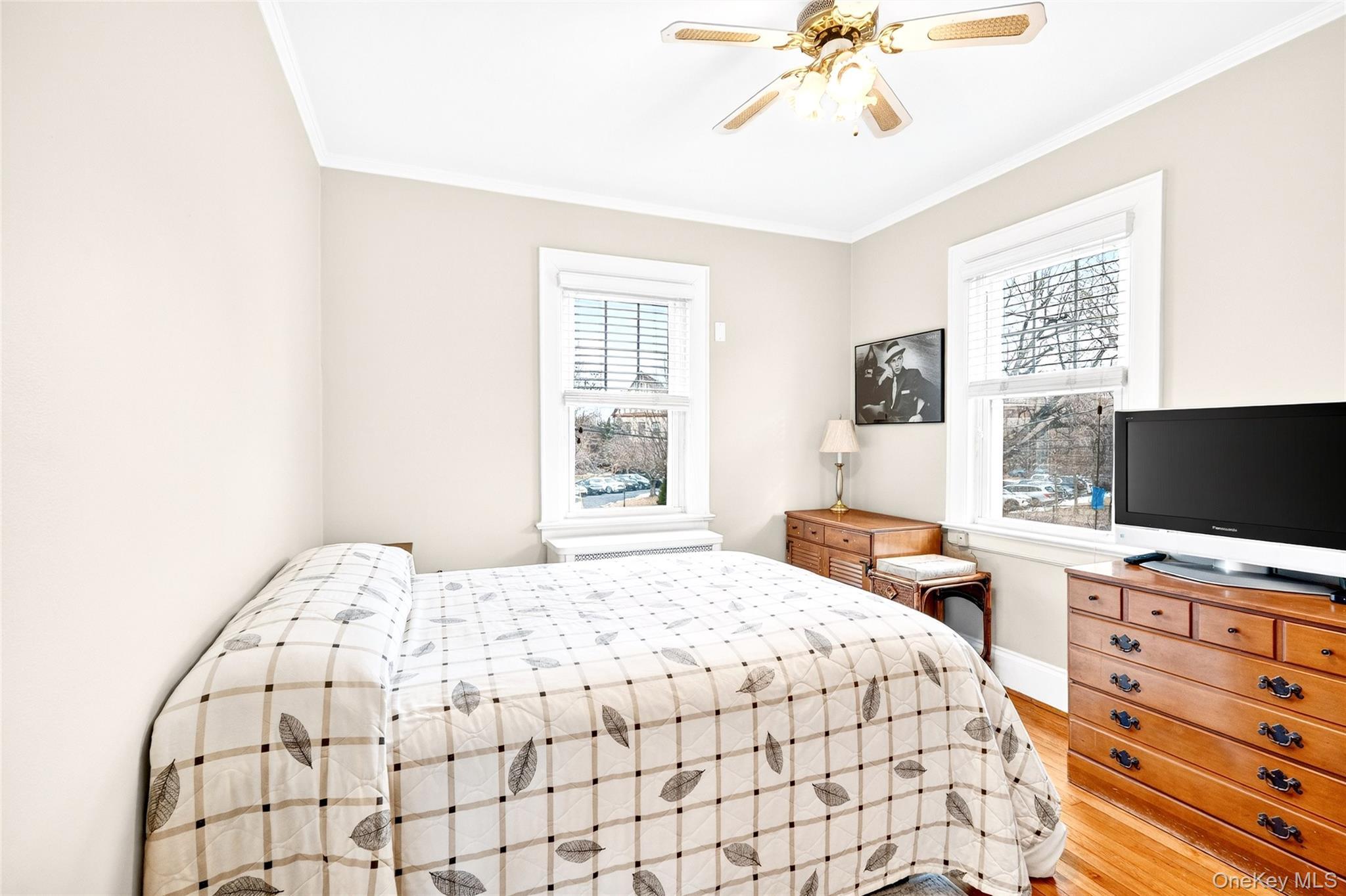 Single Family Country Club  Bronx, NY 10465, MLS-950954-35