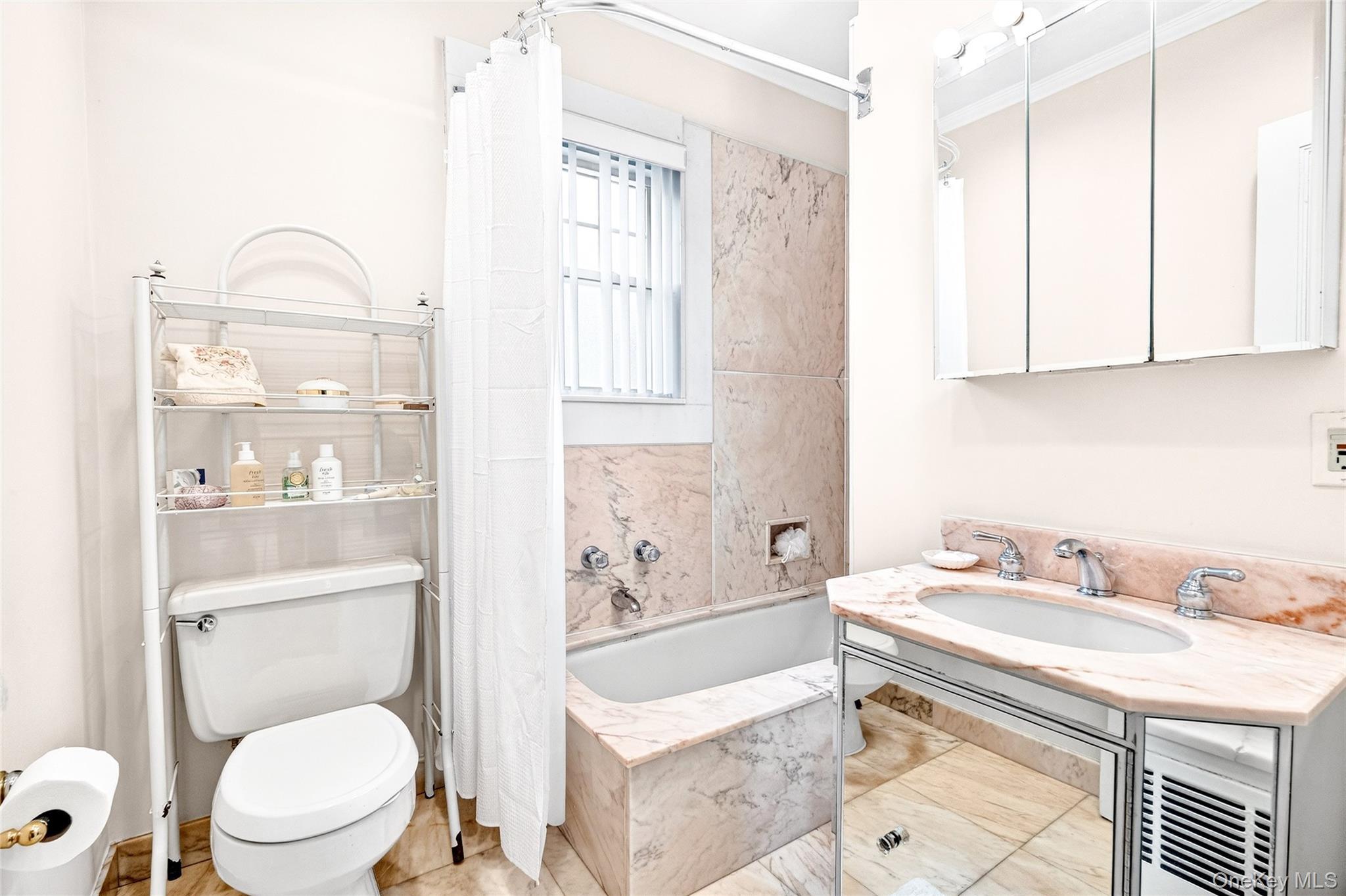 Single Family Country Club  Bronx, NY 10465, MLS-950954-40