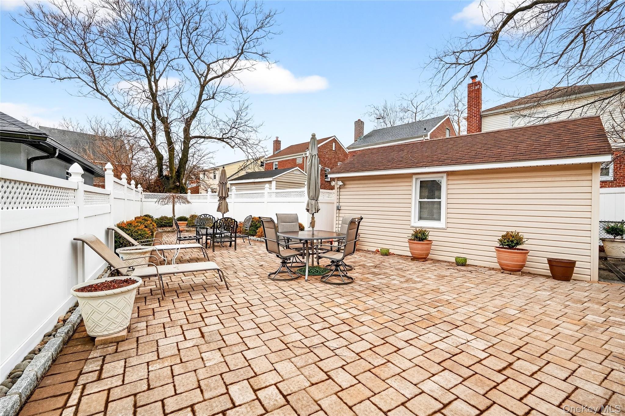 Single Family Country Club  Bronx, NY 10465, MLS-950954-49