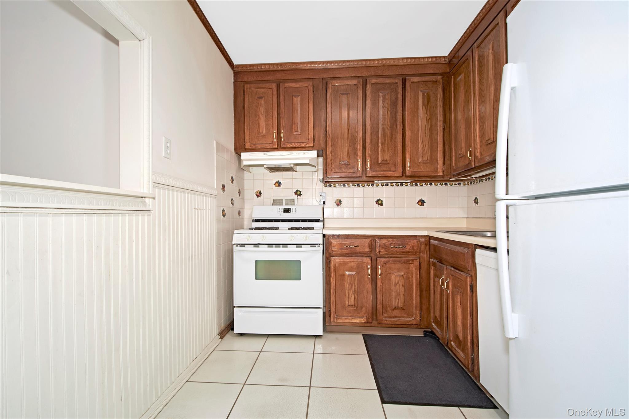 Coop Westchester Westchester County, NY 10573, MLS-950967-9