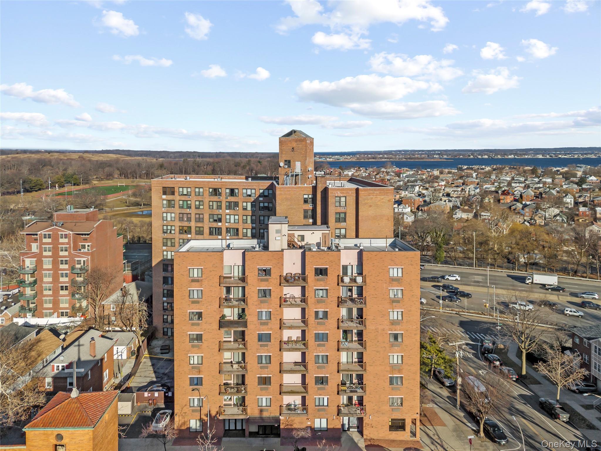 Condo Parkview  Bronx, NY 10461, MLS-950998-12
