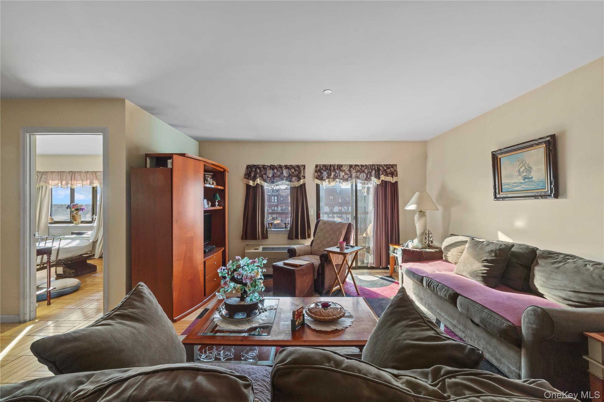 Condo Parkview  Bronx, NY 10461, MLS-950998-2