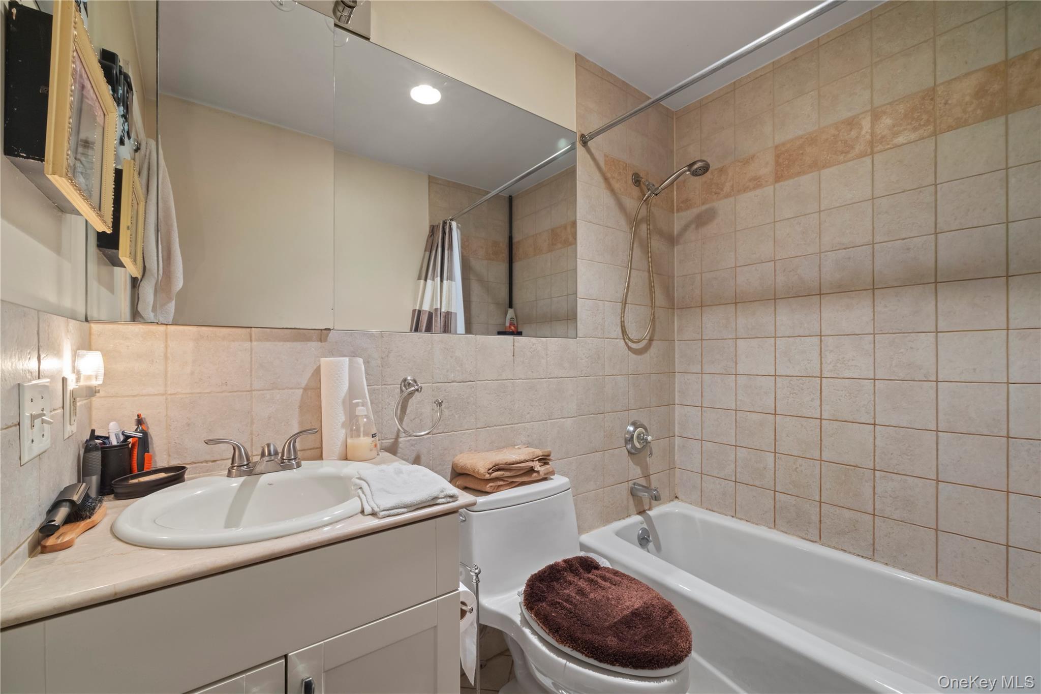 Condo Parkview  Bronx, NY 10461, MLS-950998-8