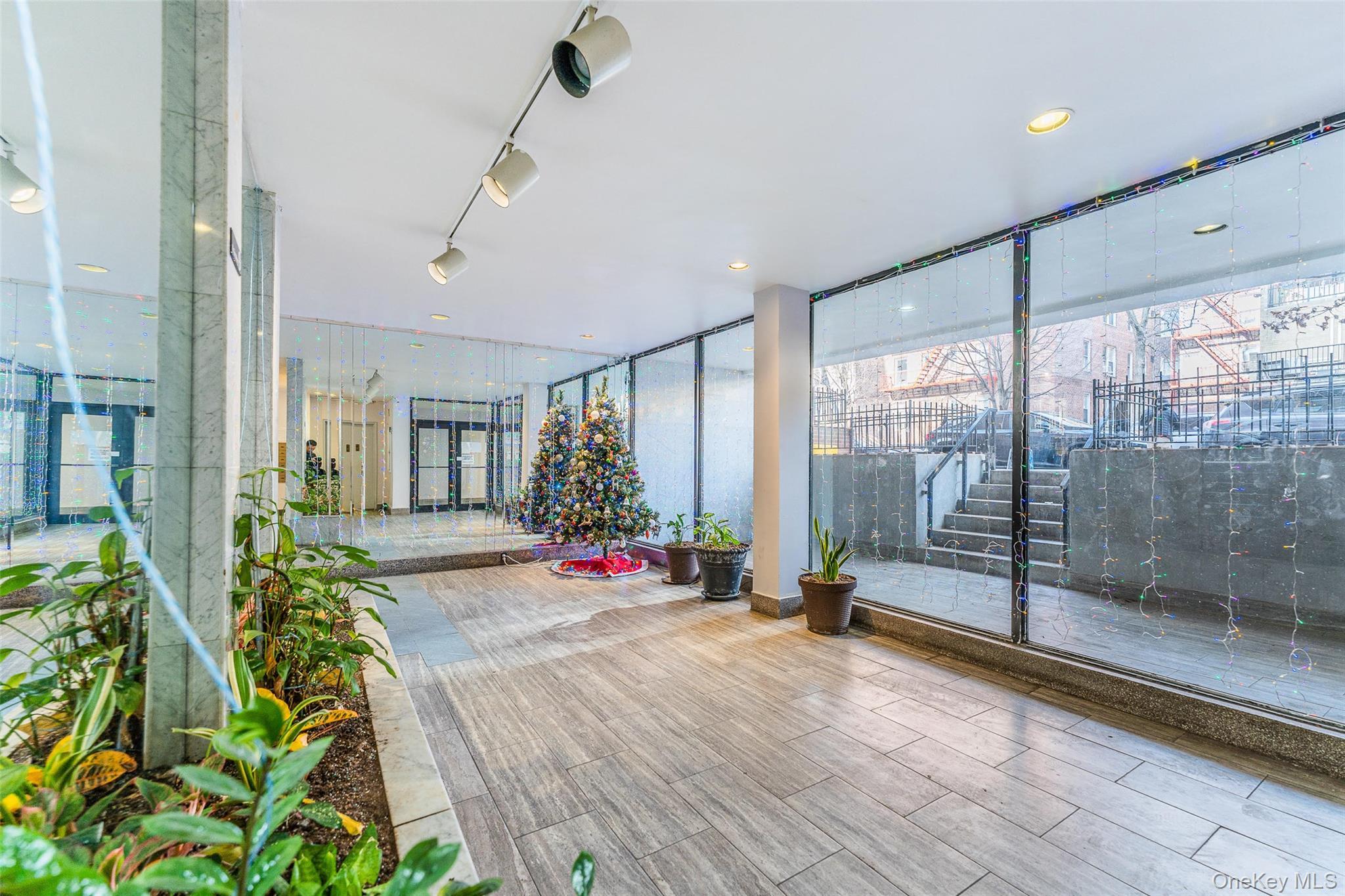 Coop Barclay Queens, NY 11355, MLS-951020-16