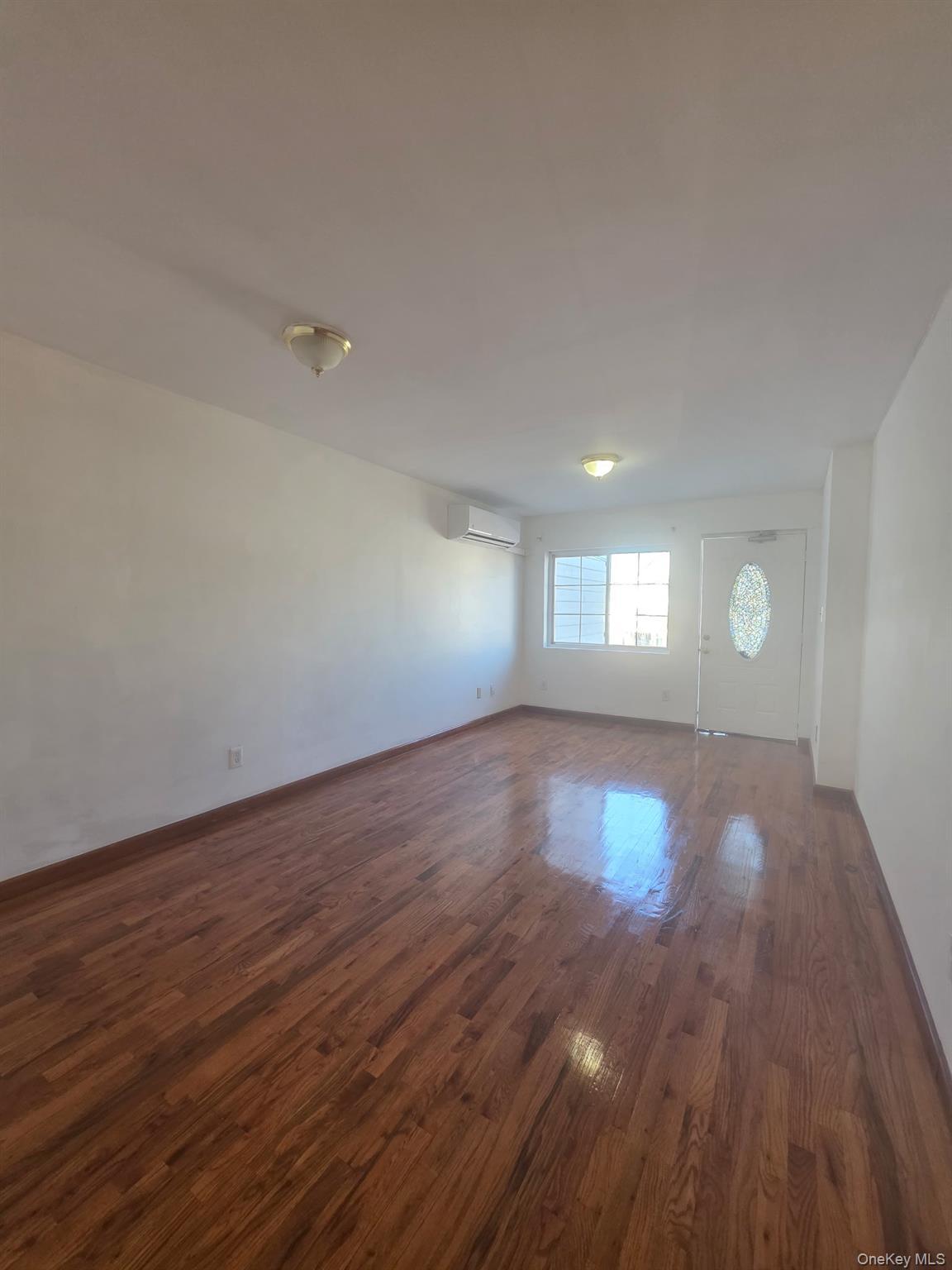 Single Family 97th Avenue  Queens, NY 11416, MLS-951054-6