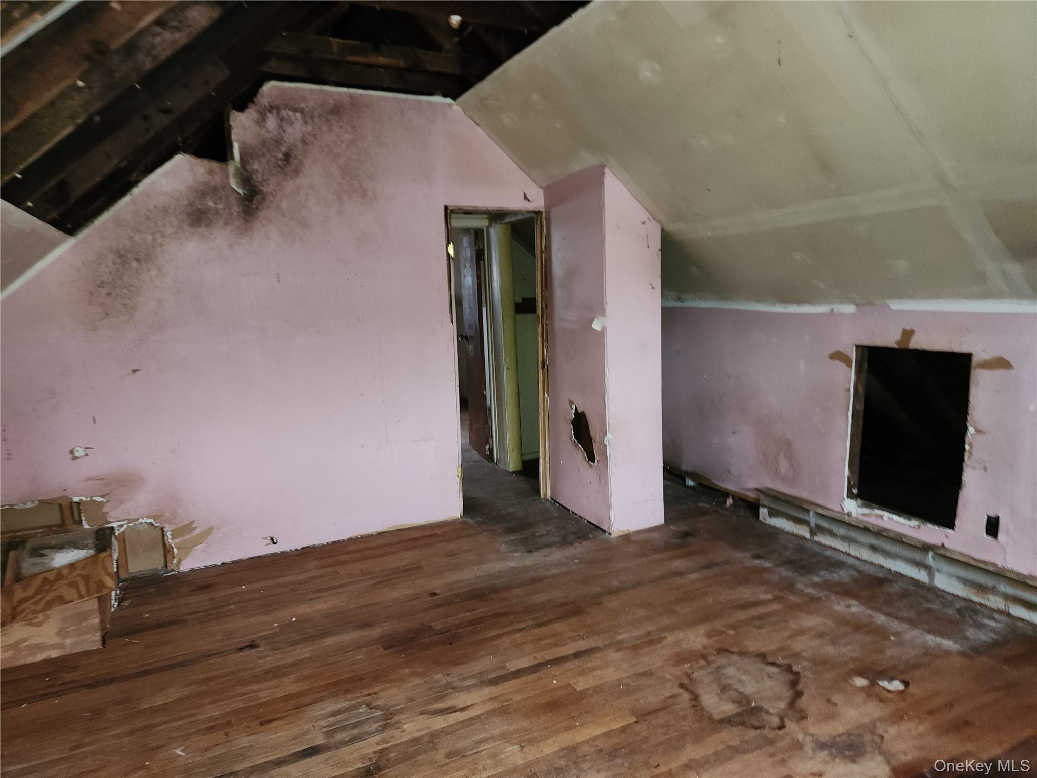 Single Family Parkway  Suffolk County, NY 11798, MLS-951086-25