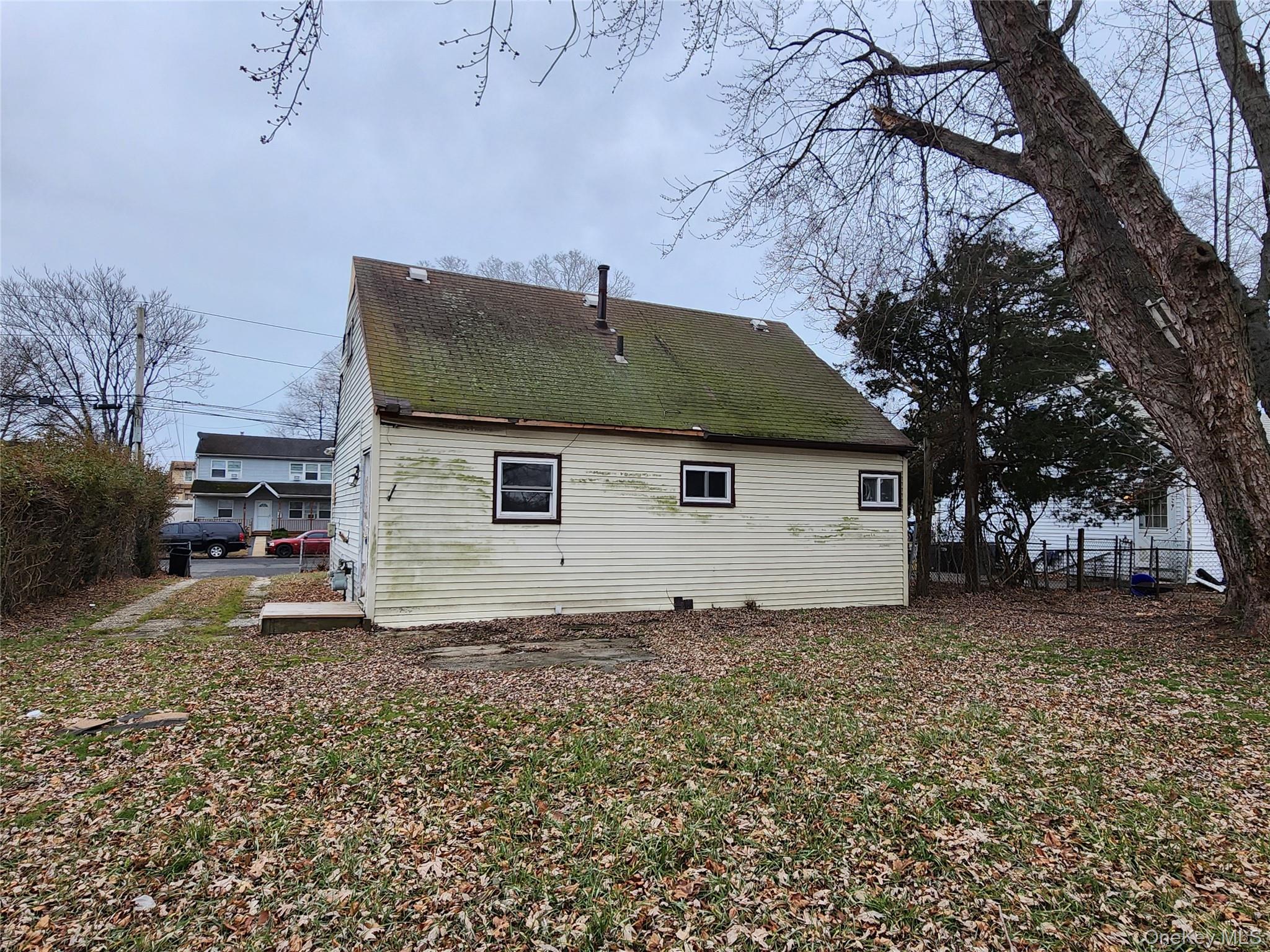 Single Family Parkway  Suffolk County, NY 11798, MLS-951086-5