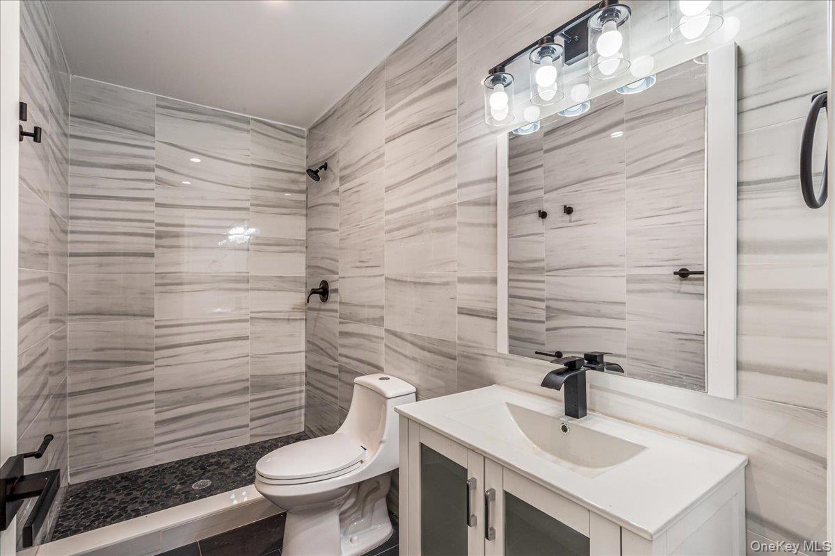 Single Family 38th  Queens, NY 11363, MLS-951092-10