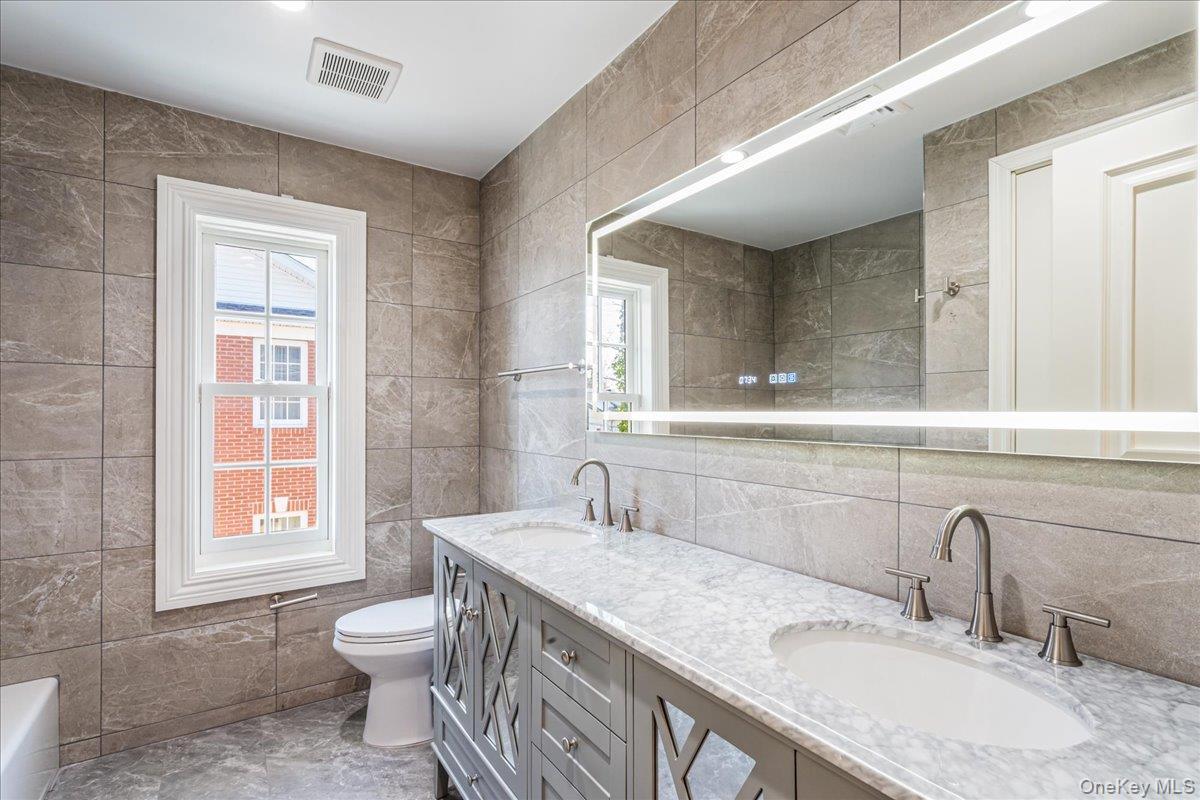 Single Family 38th  Queens, NY 11363, MLS-951092-20