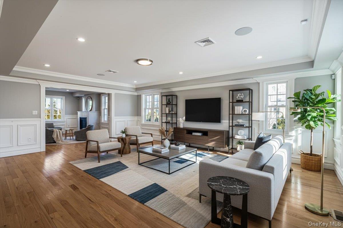 Single Family 38th  Queens, NY 11363, MLS-951092-22