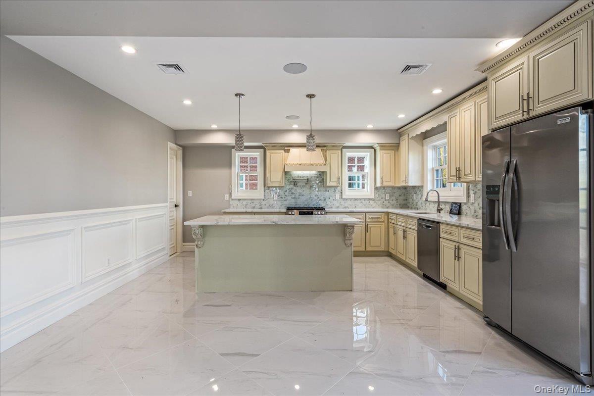 Single Family 38th  Queens, NY 11363, MLS-951092-8