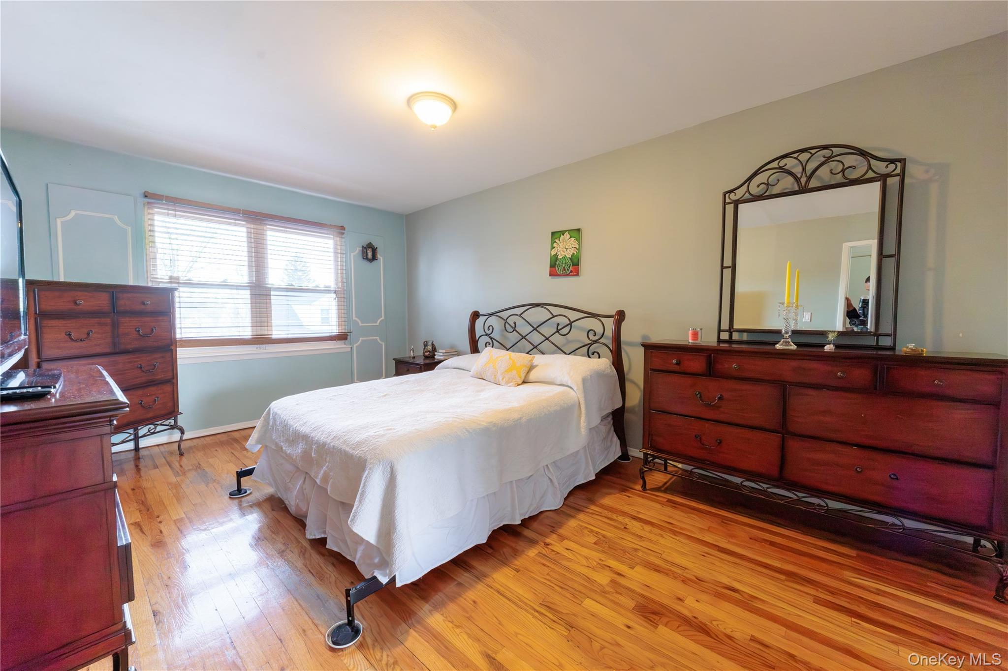 Condo Front  Nassau County, NY 11550, MLS-951094-15