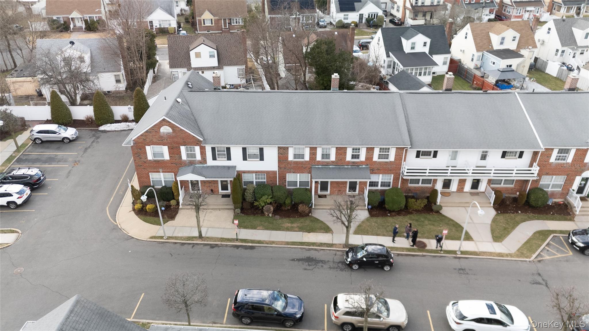 Condo Front  Nassau County, NY 11550, MLS-951094-20