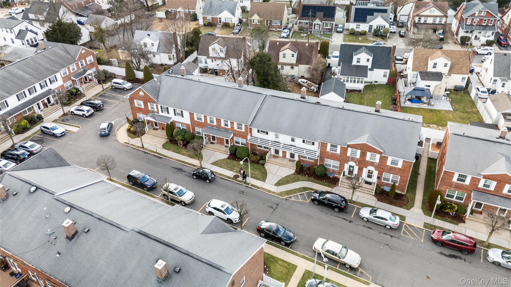 Condo Front  Nassau County, NY 11550, MLS-951094-21