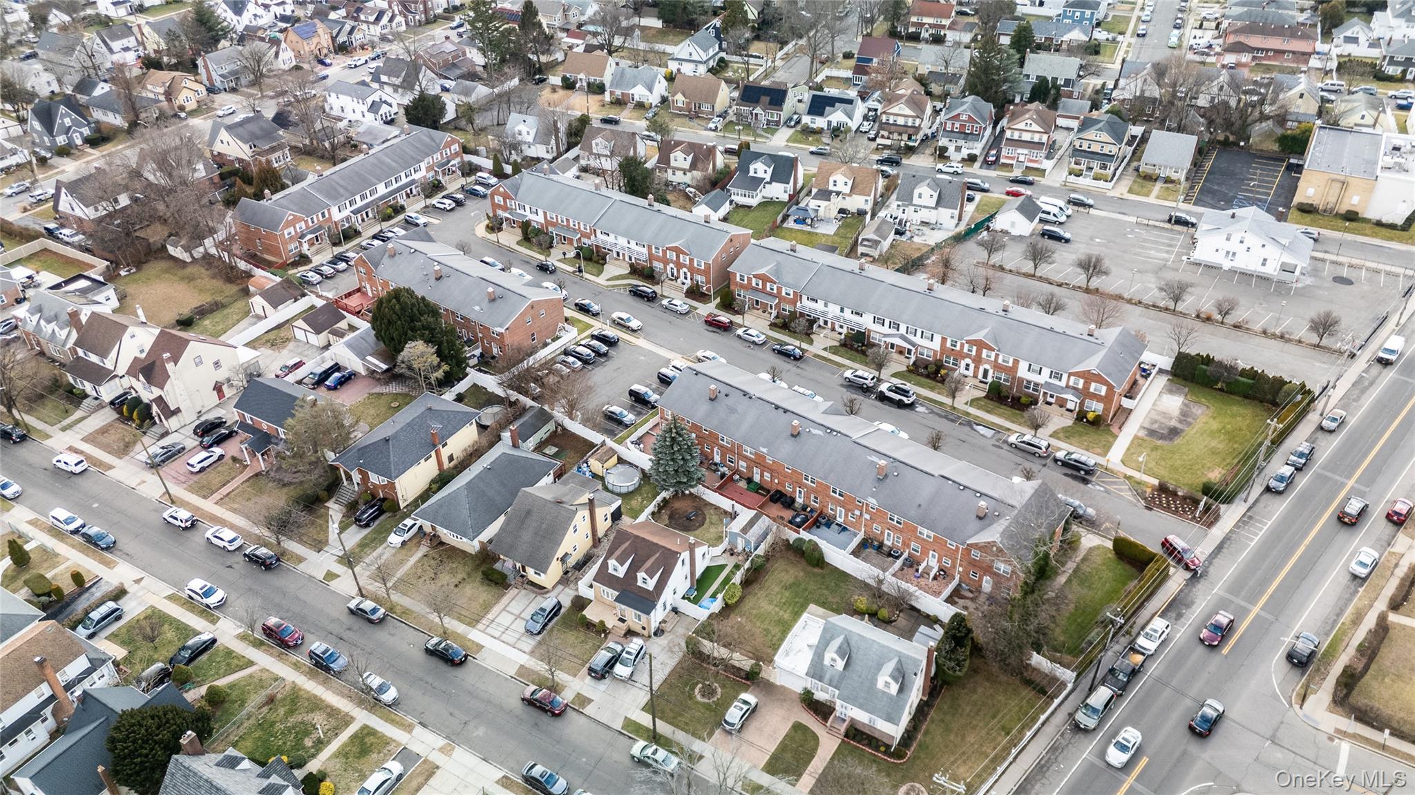 Condo Front  Nassau County, NY 11550, MLS-951094-22