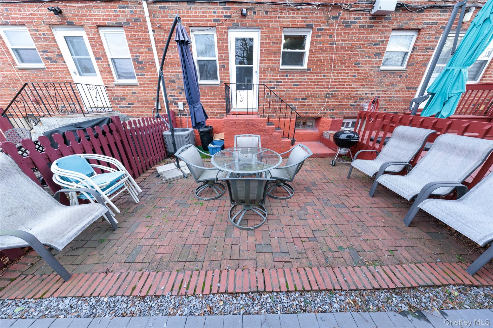 Condo Front  Nassau County, NY 11550, MLS-951094-8