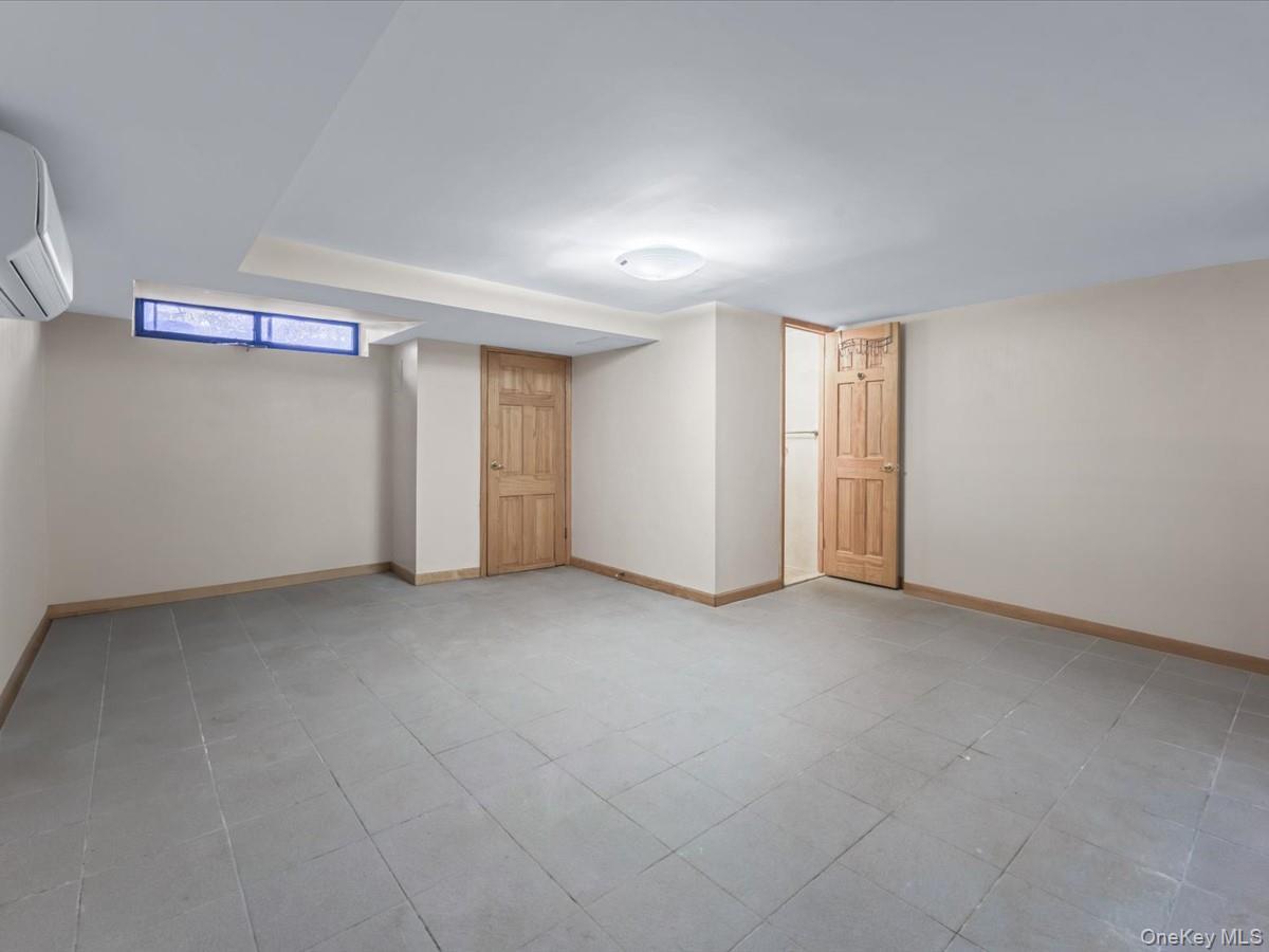 Single Family 75th  Queens, NY 11375, MLS-951103-18