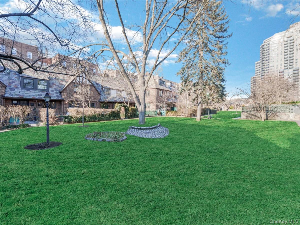 Single Family 75th  Queens, NY 11375, MLS-951103-24