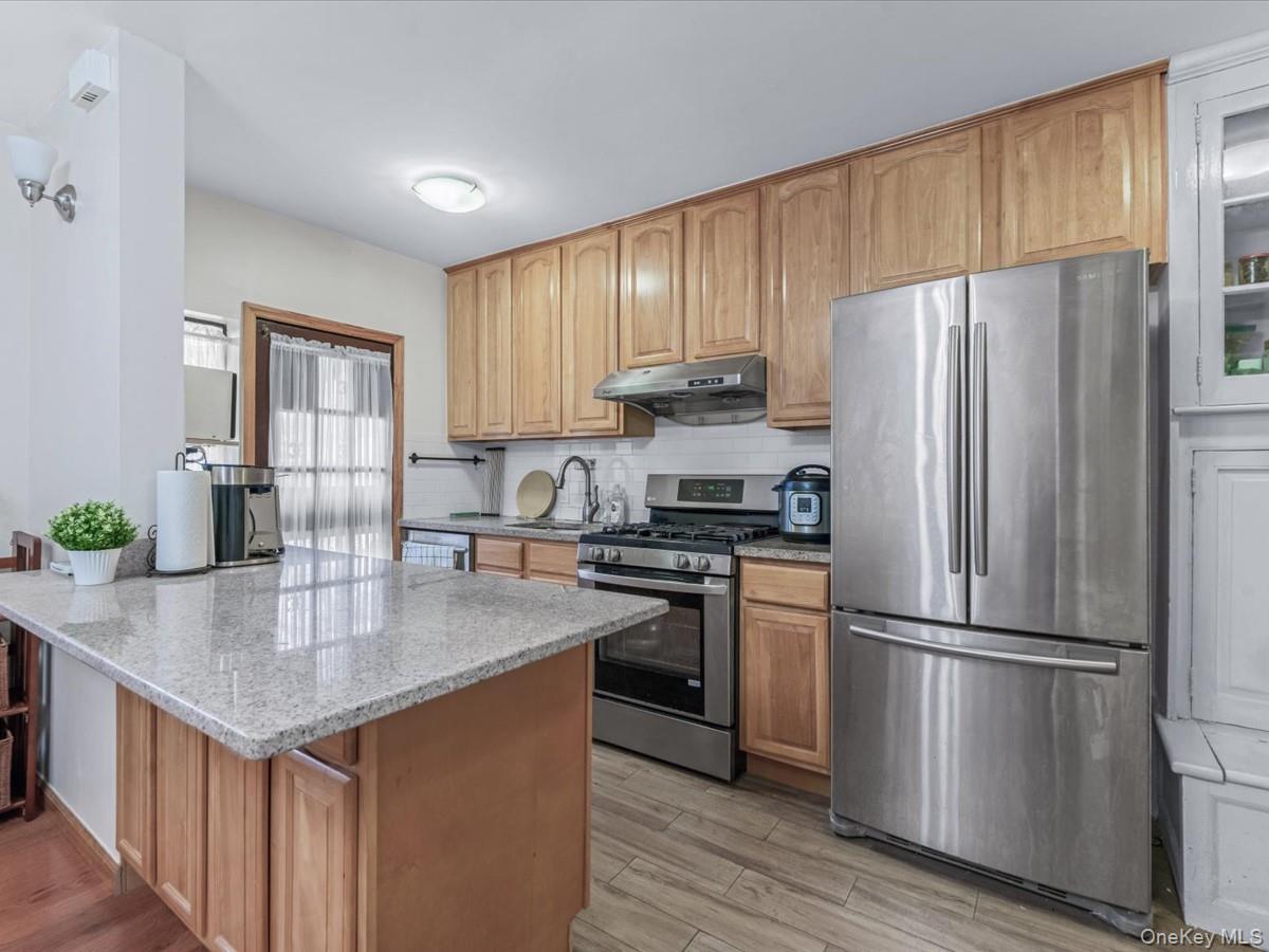 Single Family 75th  Queens, NY 11375, MLS-951103-8