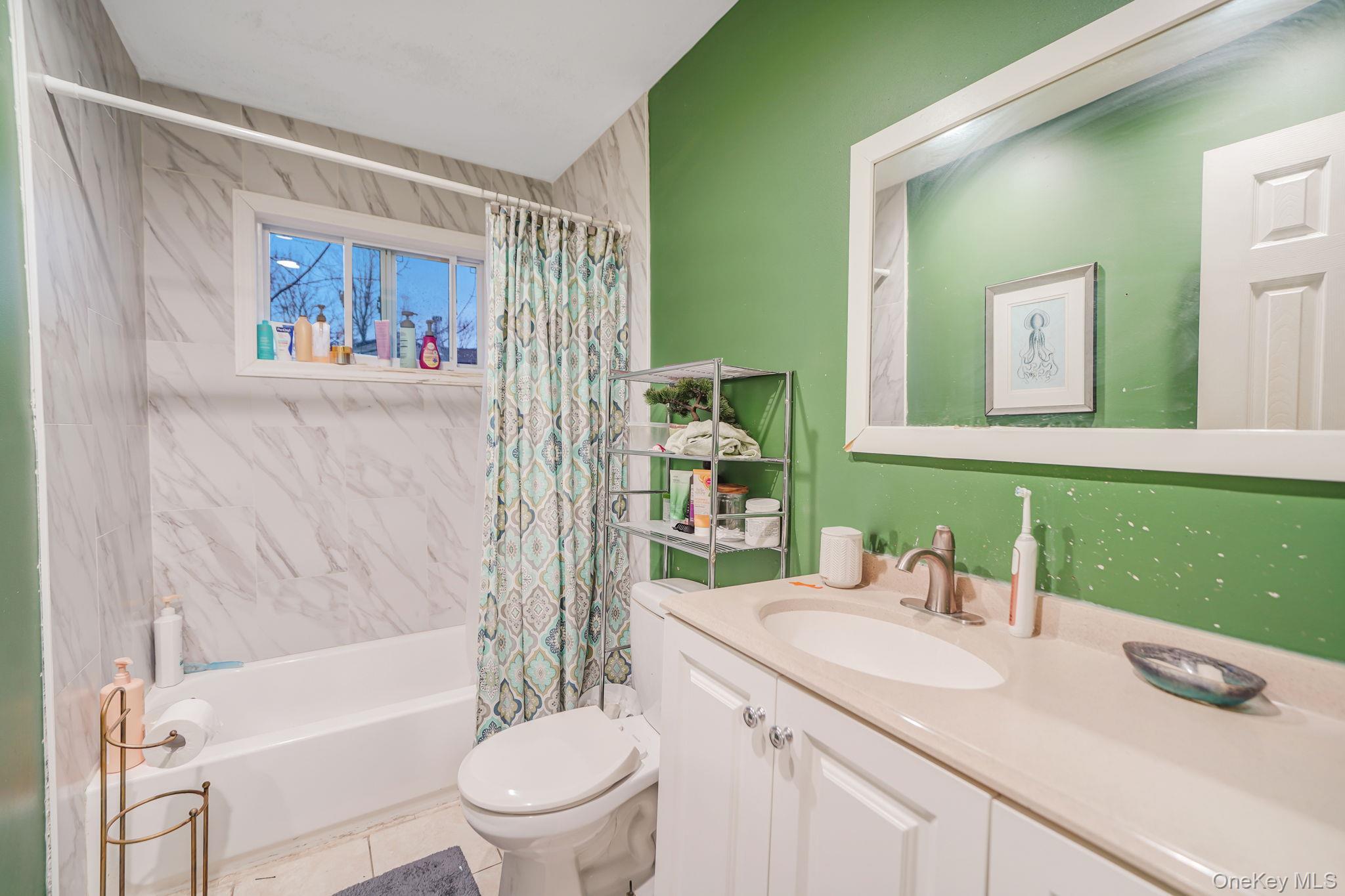 Single Family Meadowbrook  Suffolk County, NY 11717, MLS-951107-11